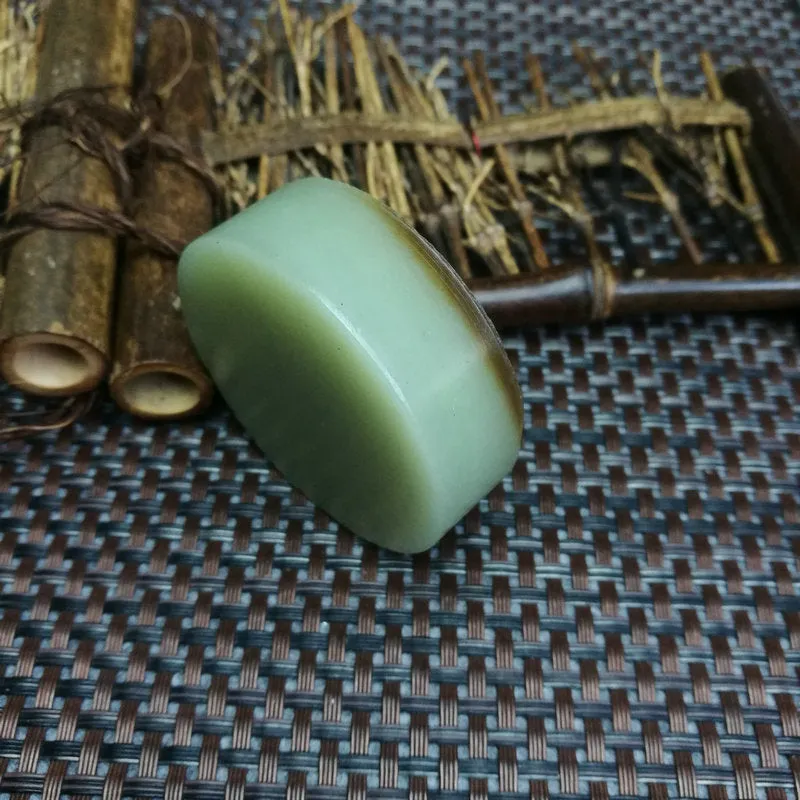 Natural Kunlun Jade Rough Nephrite Raw (102g,5.3X1.6cm)
