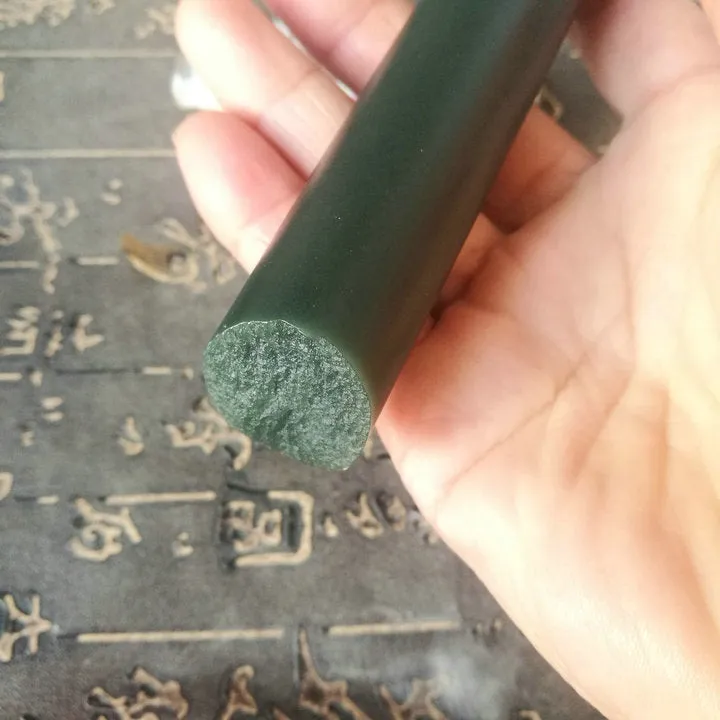 Natural Kunlun Jade Rough Nephrite Raw (106g, 9X2.2X2.2cm)