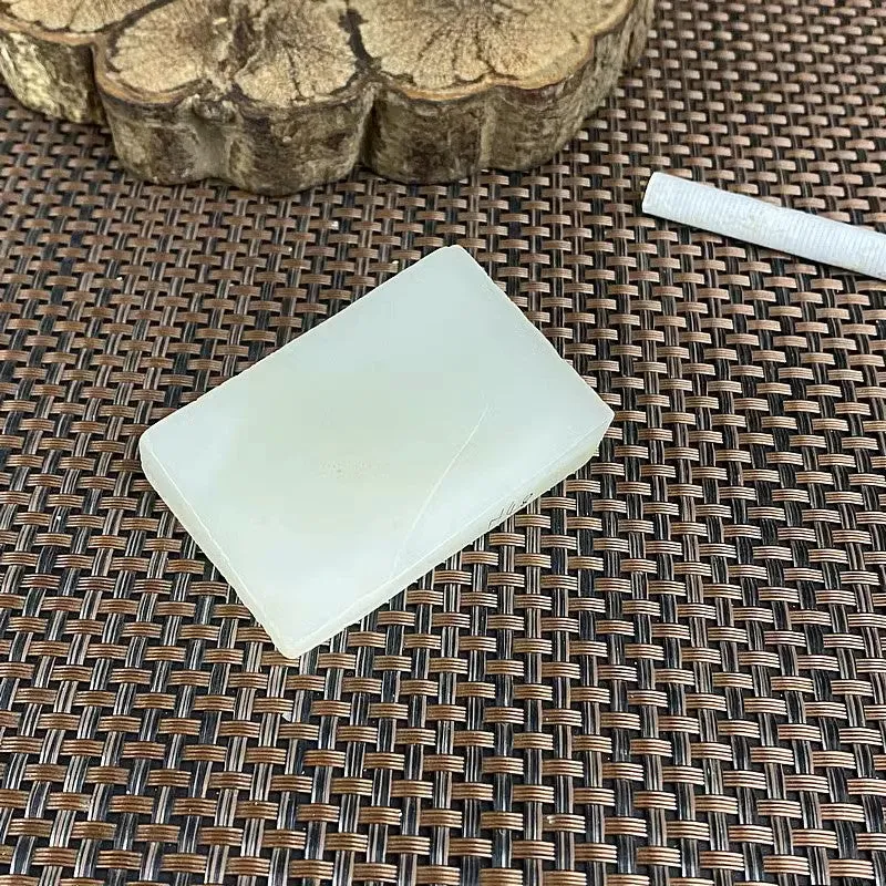 Natural Kunlun Jade Rough Nephrite Raw (107g,6.0X4.4X2.5cm)
