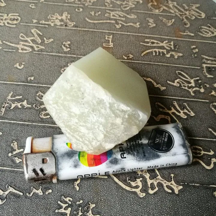 Natural Kunlun Jade Rough Nephrite Raw (108g, 5X3.5X2.5cm)