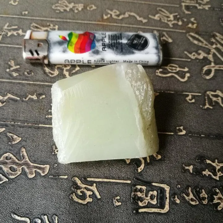 Natural Kunlun Jade Rough Nephrite Raw (108g, 5X3.5X2.5cm)