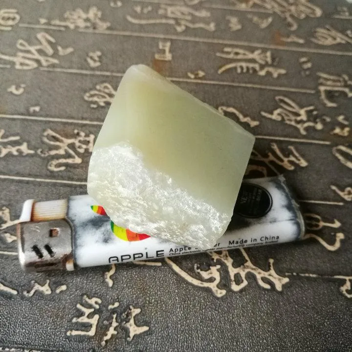 Natural Kunlun Jade Rough Nephrite Raw (108g, 5X3.5X2.5cm)
