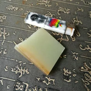 Natural Kunlun Jade Rough Nephrite Raw (111g, 4.7X4.5X2cm)