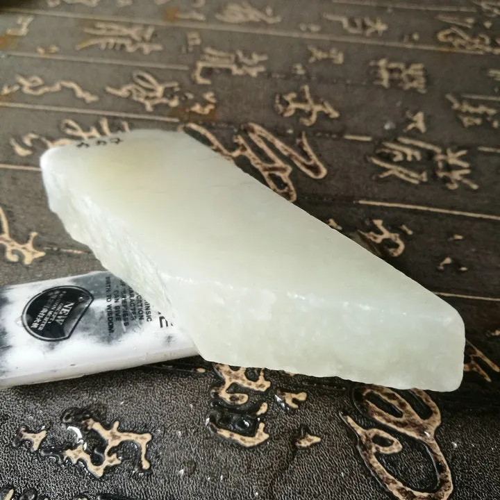 Natural Kunlun Jade Rough Nephrite Raw (111g, 9.5X3X1.5cm)