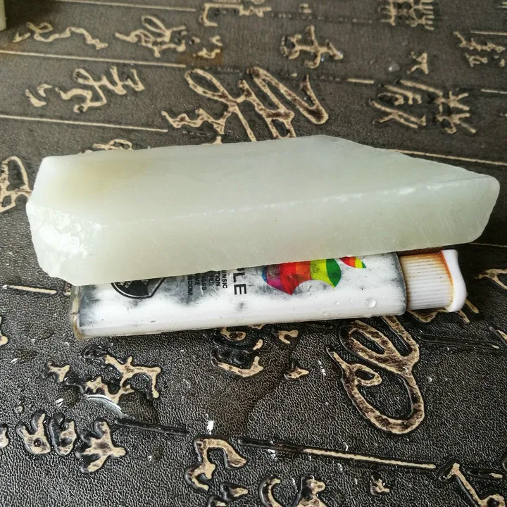 Natural Kunlun Jade Rough Nephrite Raw (111g, 9.5X3X1.5cm)