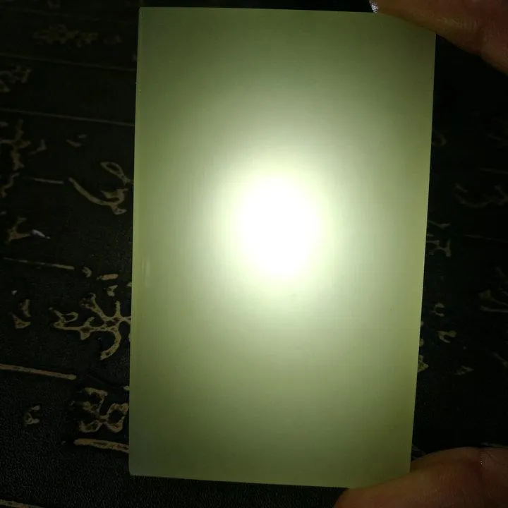 Natural Kunlun Jade Rough Nephrite Raw (112g, 8X4.9X1cm)