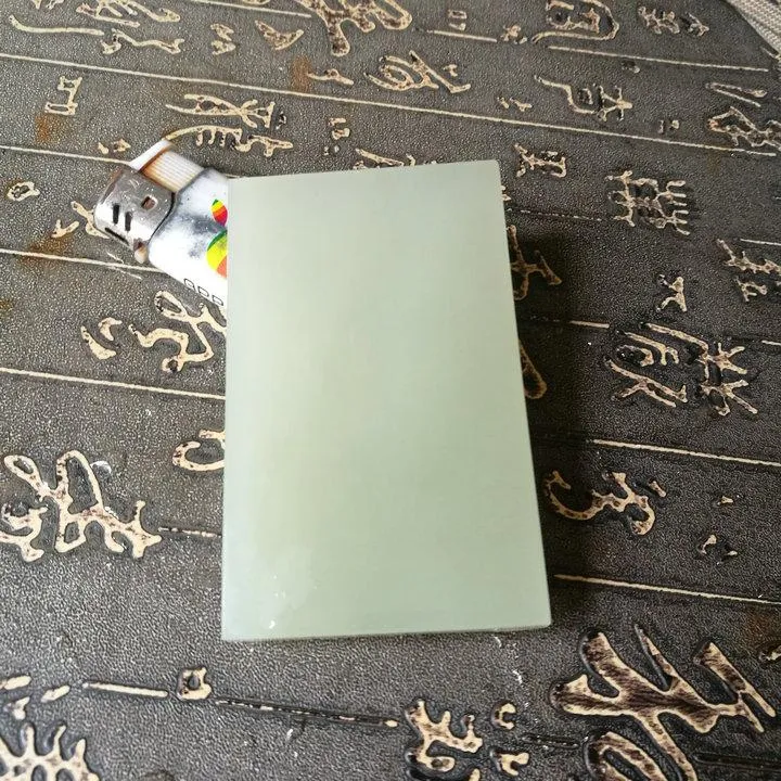 Natural Kunlun Jade Rough Nephrite Raw (112g, 8X4.9X1cm)