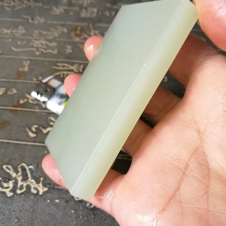 Natural Kunlun Jade Rough Nephrite Raw (112g, 8X4.9X1cm)