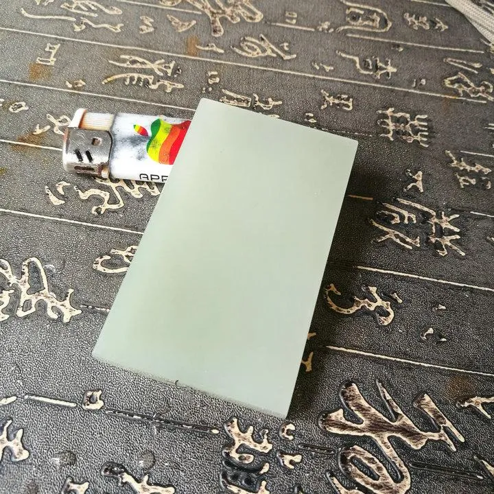 Natural Kunlun Jade Rough Nephrite Raw (112g, 8X4.9X1cm)