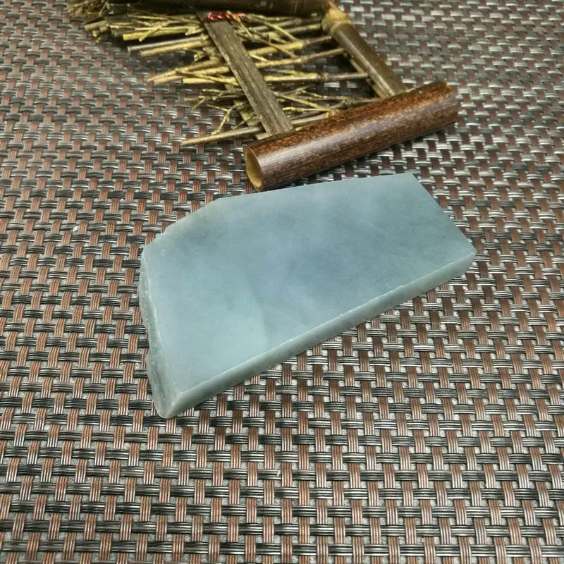 Natural Kunlun Jade Rough Nephrite Raw (114g,9X5X1cm)
