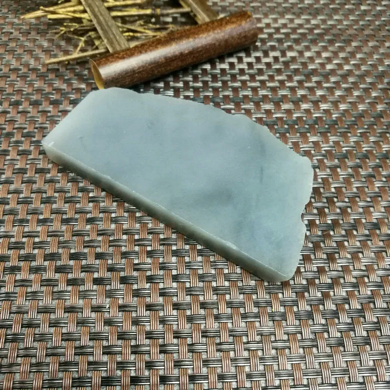 Natural Kunlun Jade Rough Nephrite Raw (114g,9X5X1cm)