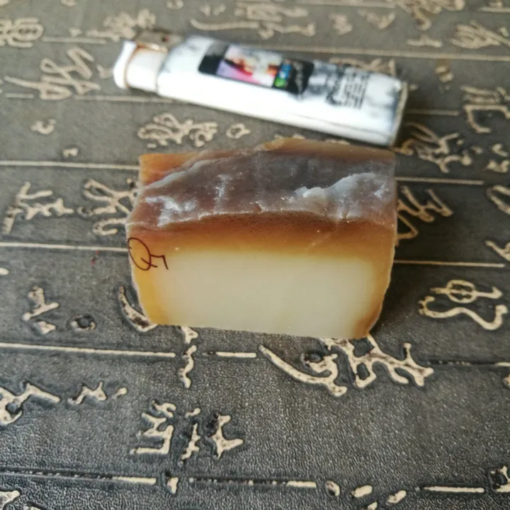 Natural Kunlun Jade Rough Nephrite Raw (117g, 5X3X2.5cm)
