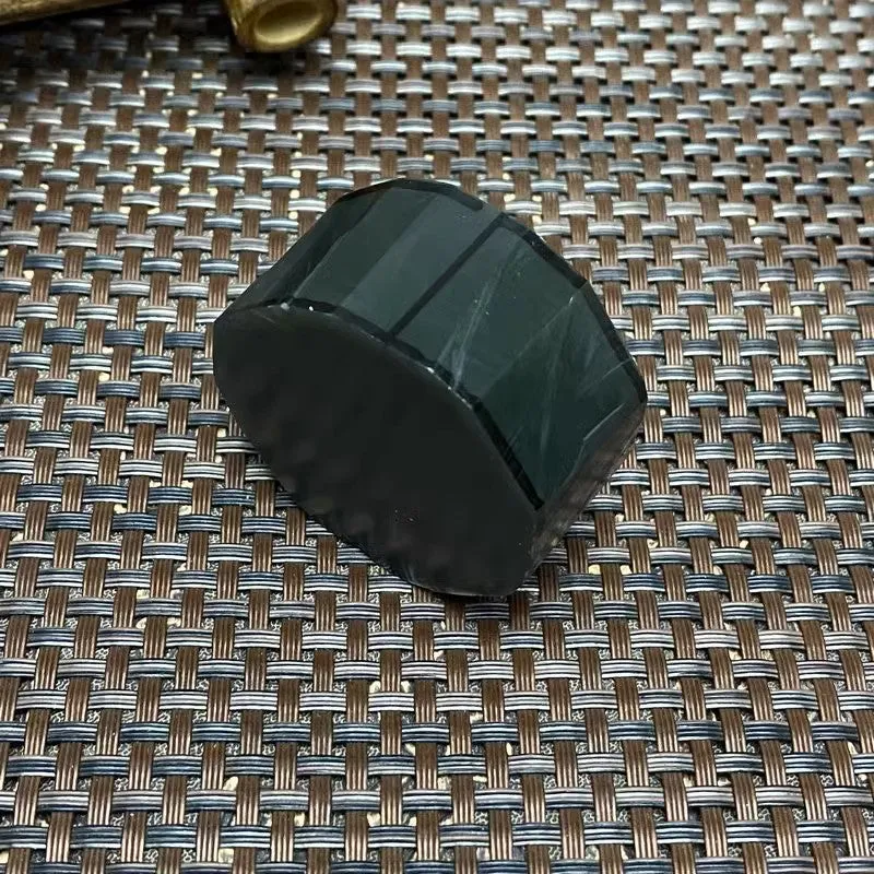 Natural Kunlun Jade Rough Nephrite Raw (117g,4.6X2.3cm)