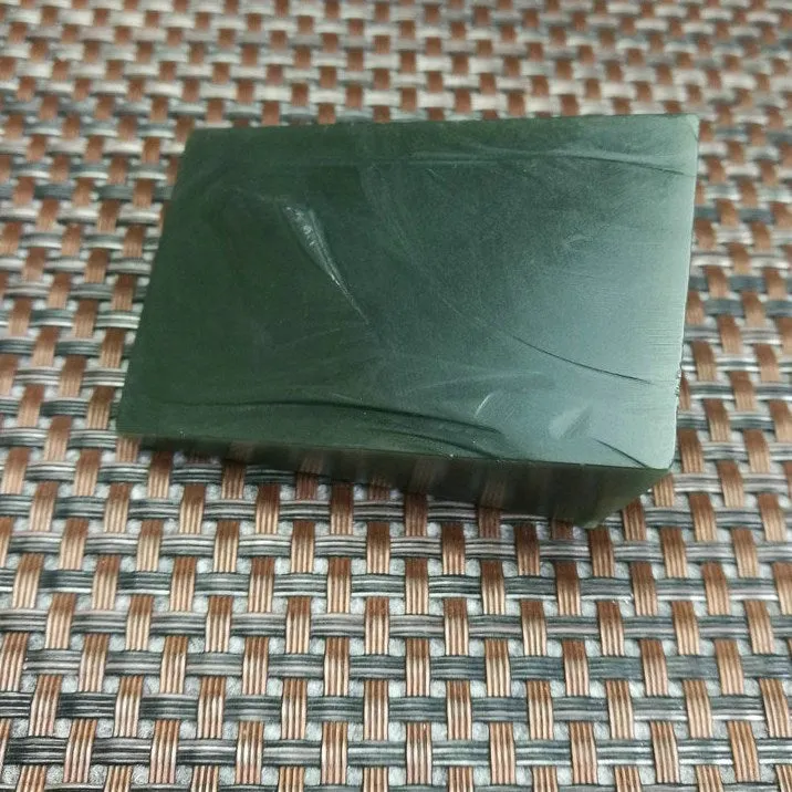 Natural Kunlun Jade Rough Nephrite Raw (119g,5.3X3.7X0.6cm)