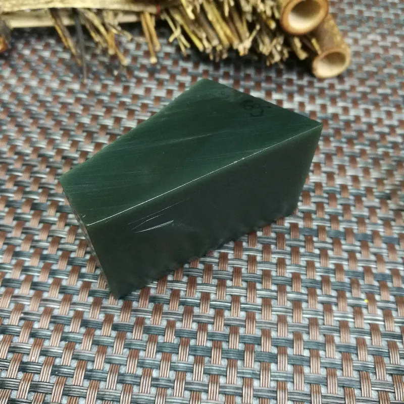 Natural Kunlun Jade Rough Nephrite Raw (119g,5.3X3.7X0.6cm)