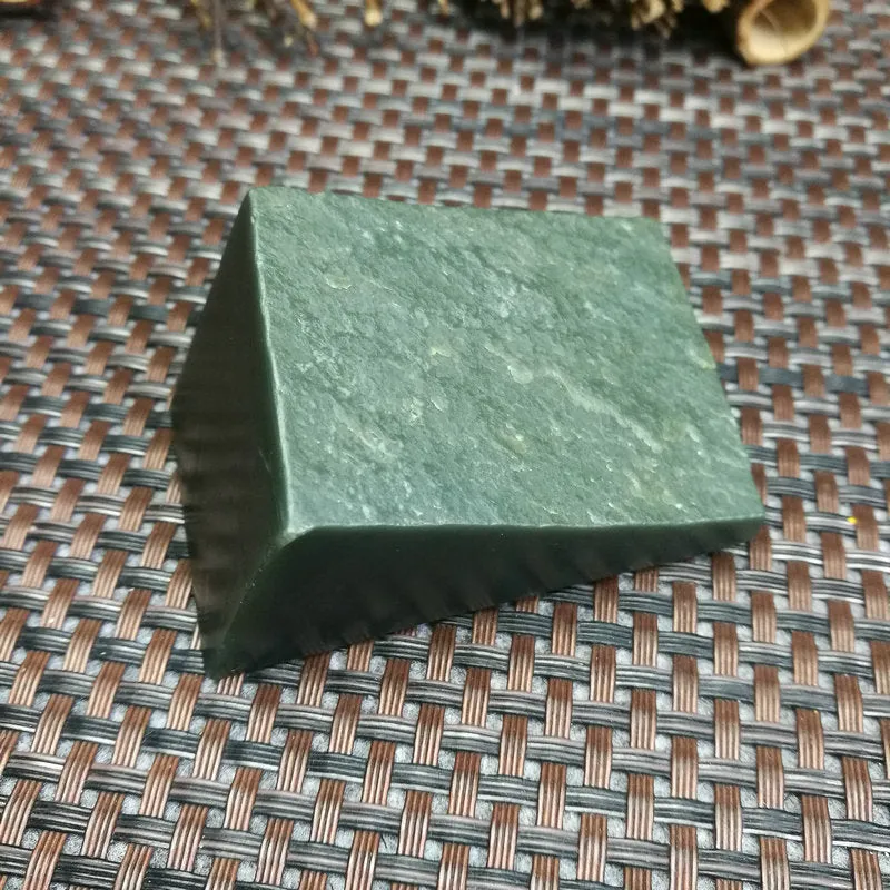 Natural Kunlun Jade Rough Nephrite Raw (119g,5.3X3.7X0.6cm)