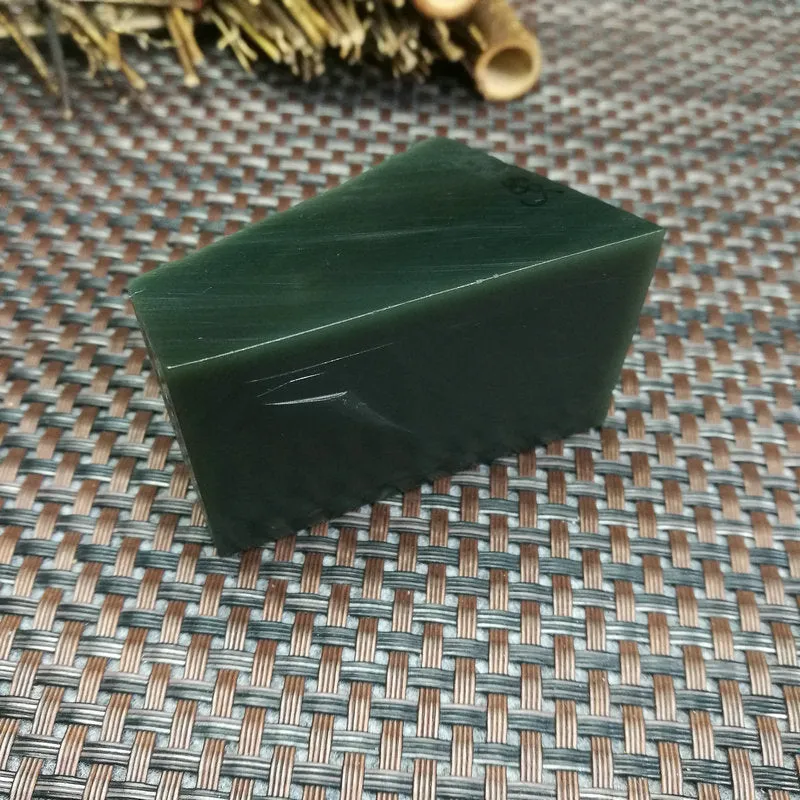 Natural Kunlun Jade Rough Nephrite Raw (119g,5.3X3.7X0.6cm)