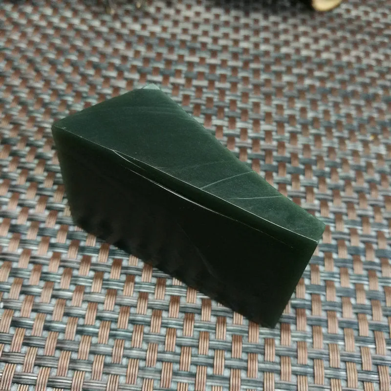 Natural Kunlun Jade Rough Nephrite Raw (119g,5.3X3.7X0.6cm)