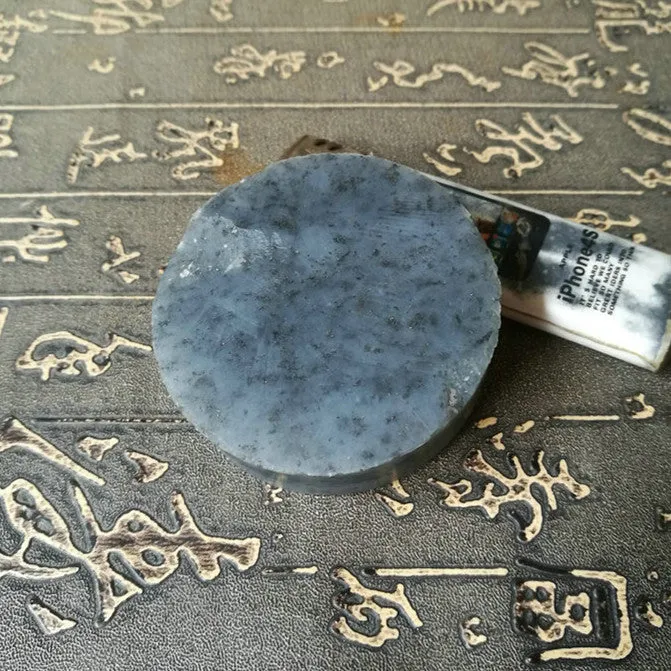 Natural Kunlun Jade Rough Nephrite Raw (125g, 5.5X1.8cm)