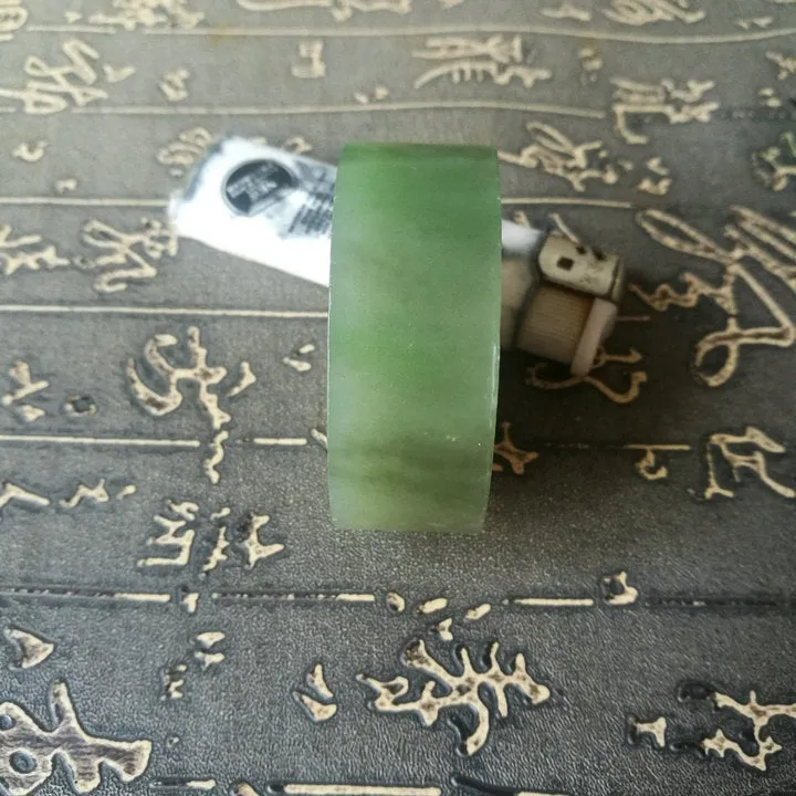 Natural Kunlun Jade Rough Nephrite Raw (126g, 5.3X5.3X1.9cm)