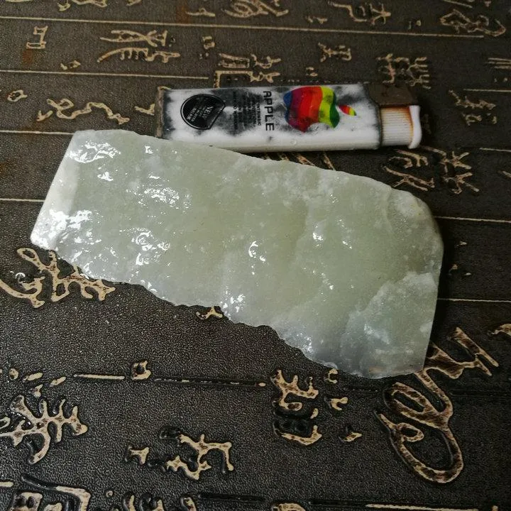 Natural Kunlun Jade Rough Nephrite Raw (129g, 11.5X4cm)