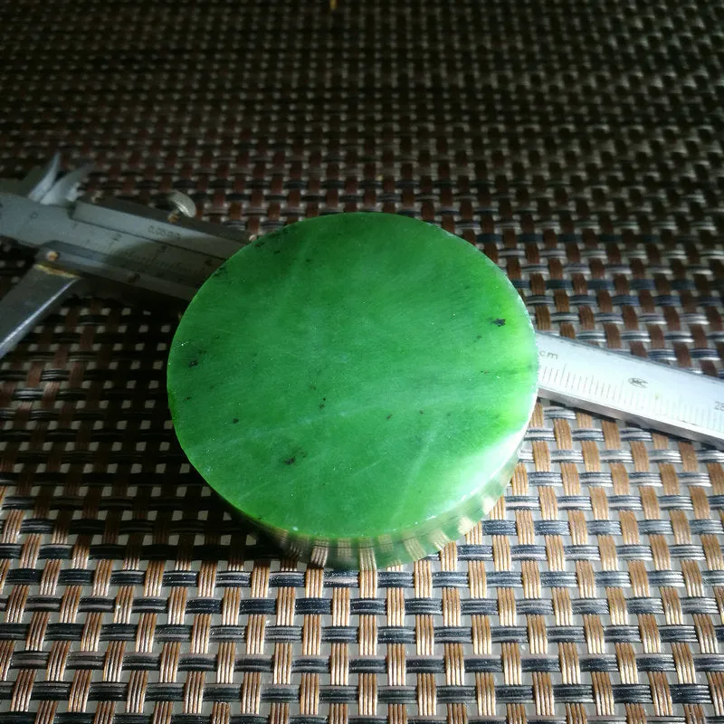 Natural Kunlun Jade Rough Nephrite Raw (129g, 5.5X1.7cm)