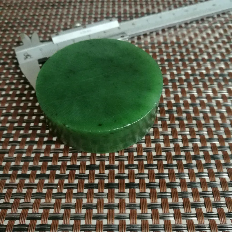 Natural Kunlun Jade Rough Nephrite Raw (129g, 5.5X1.7cm)