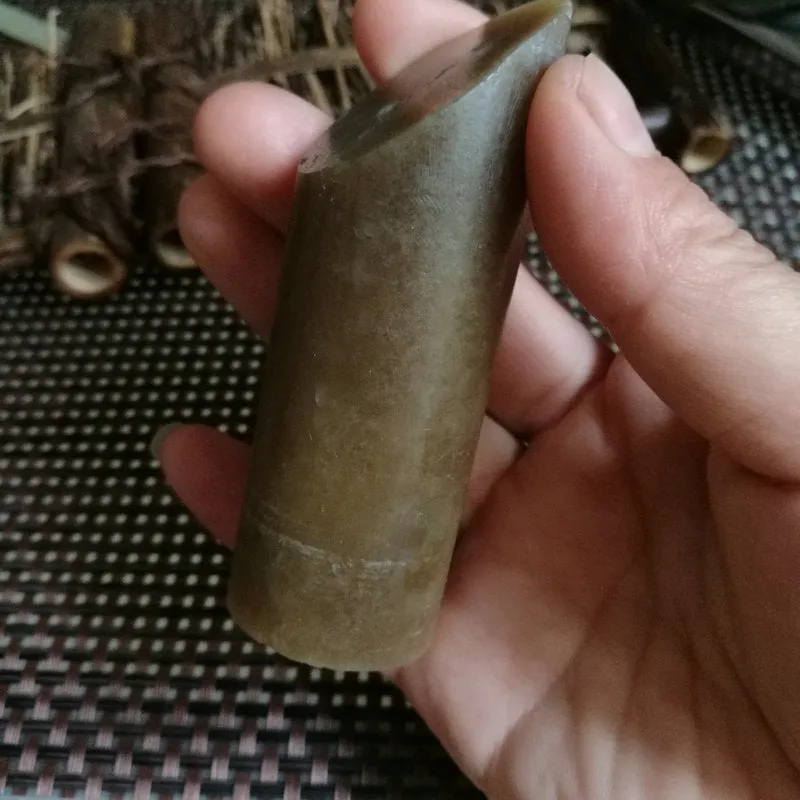 Natural Kunlun Jade Rough Nephrite Raw (131g, 8X2.8cm)