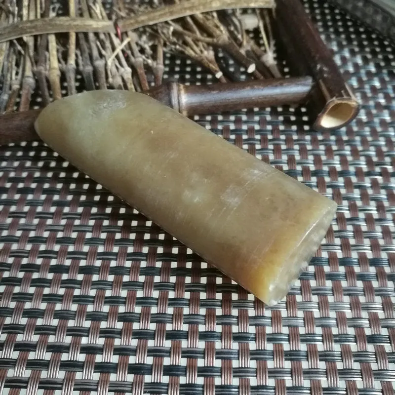 Natural Kunlun Jade Rough Nephrite Raw (131g, 8X2.8cm)