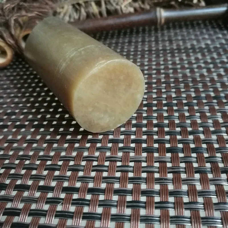 Natural Kunlun Jade Rough Nephrite Raw (131g, 8X2.8cm)