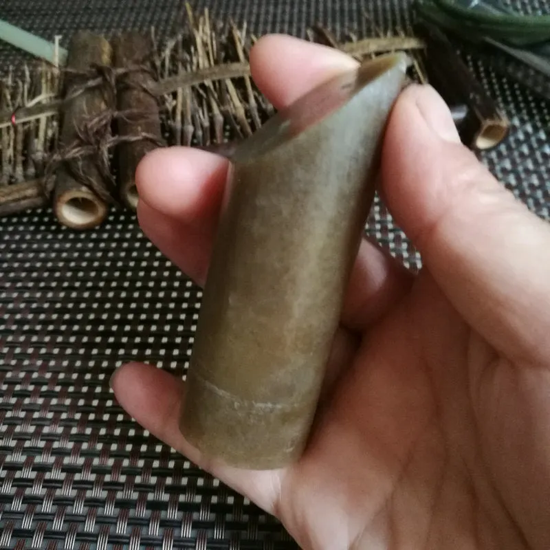 Natural Kunlun Jade Rough Nephrite Raw (131g, 8X2.8cm)