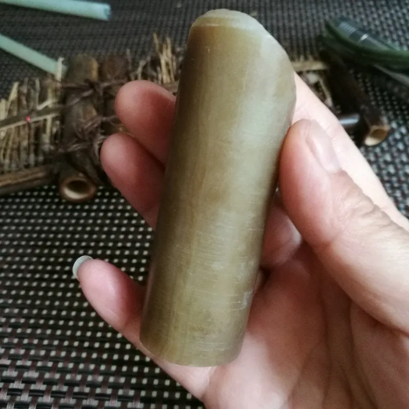 Natural Kunlun Jade Rough Nephrite Raw (131g, 8X2.8cm)