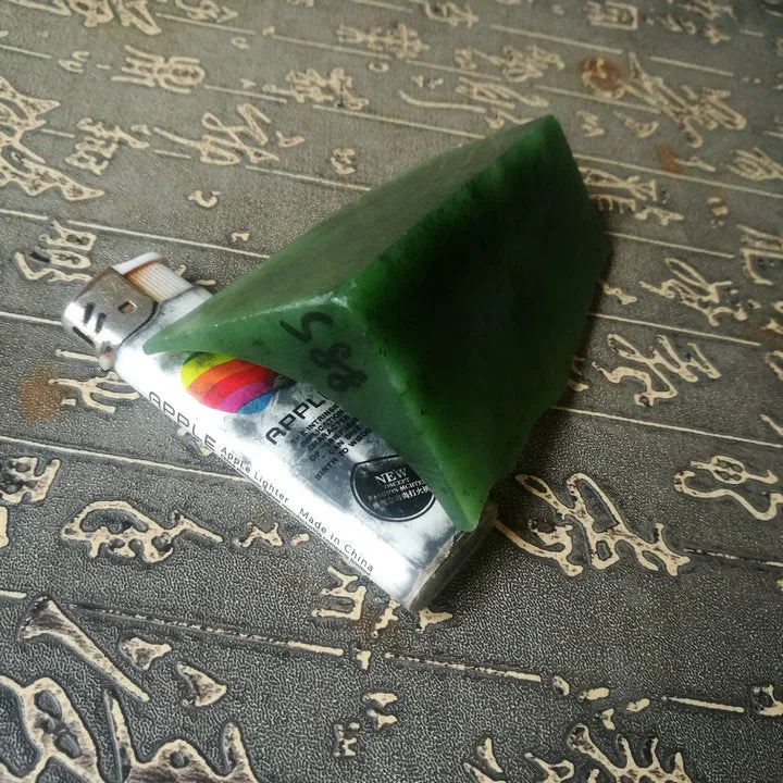 Natural Kunlun Jade Rough Nephrite Raw (132g, 8.7X4X1.9cm)