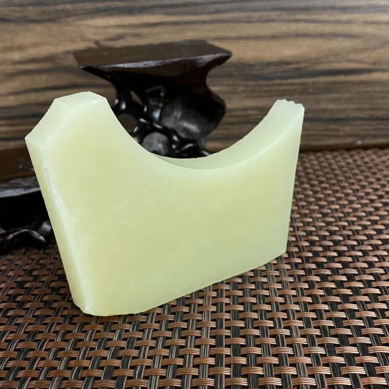 Natural Kunlun Jade Rough Nephrite Raw (141g,7.4X4.0X1.2cm)