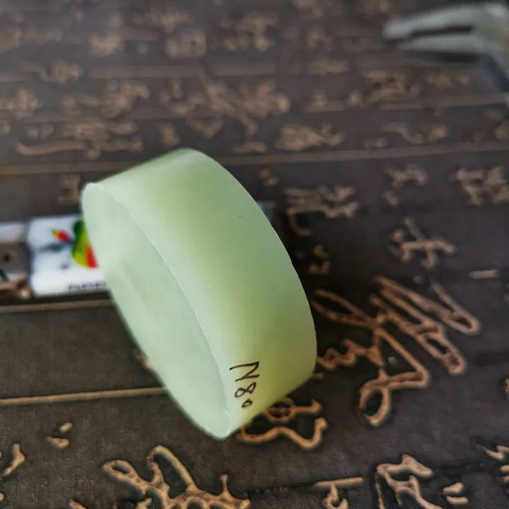 Natural Kunlun Jade Rough Nephrite Raw (145g, 5.7X5.7X2cm)