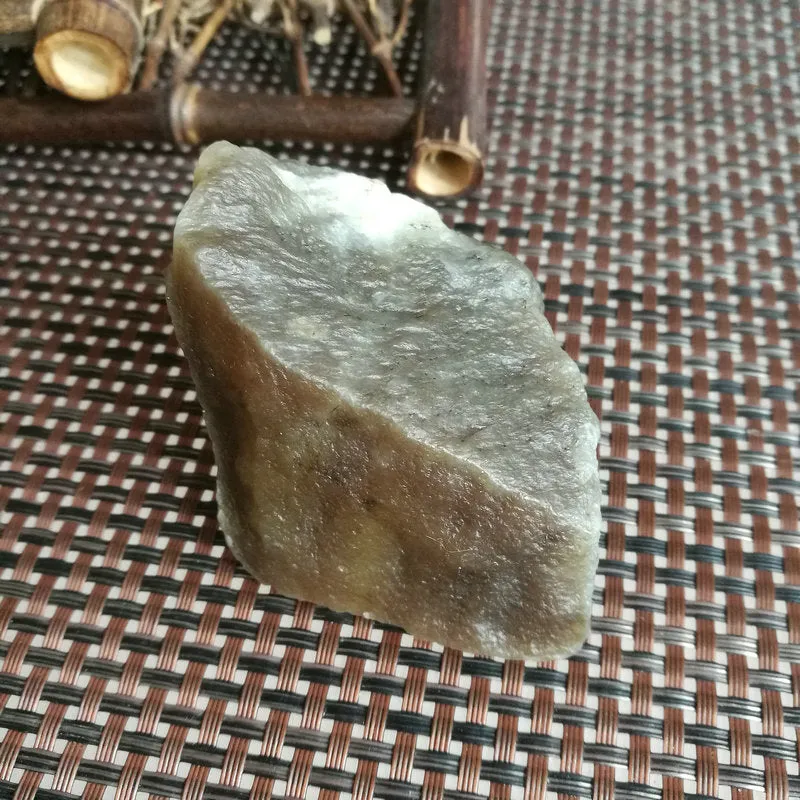 Natural Kunlun Jade Rough Nephrite Raw (153g, 5X4.5X2cm)