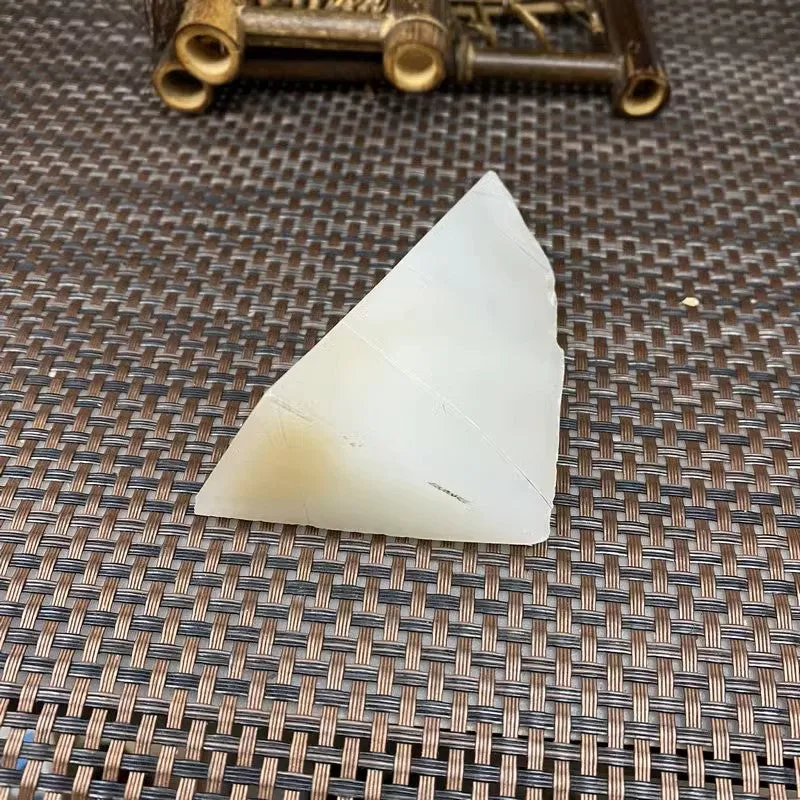 Natural Kunlun Jade Rough Nephrite Raw (154g,9.0X5.3X3.9cm)