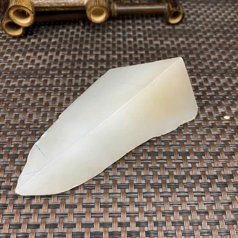 Natural Kunlun Jade Rough Nephrite Raw (154g,9.0X5.3X3.9cm)