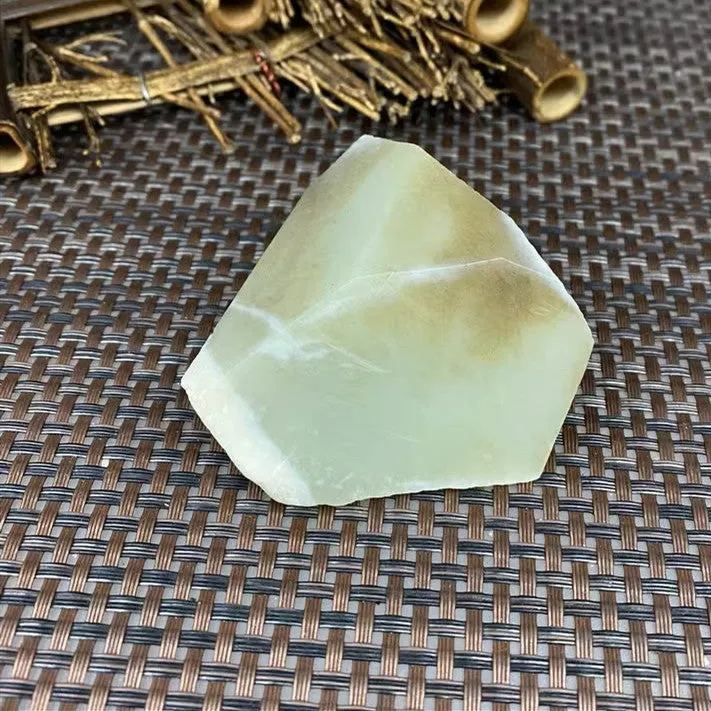 Natural Kunlun Jade Rough Nephrite Raw (168g,6.0X5.7X3.2cm)