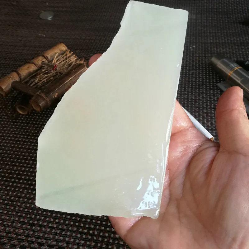Natural Kunlun Jade Rough Nephrite Raw (174g, 12X6.7x0.9cm)
