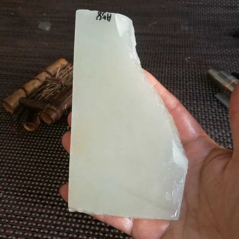 Natural Kunlun Jade Rough Nephrite Raw (174g, 12X6.7x0.9cm)