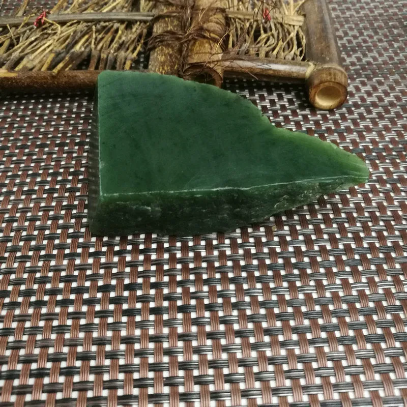 Natural Kunlun Jade Rough Nephrite Raw (176g,8X7X2cm)