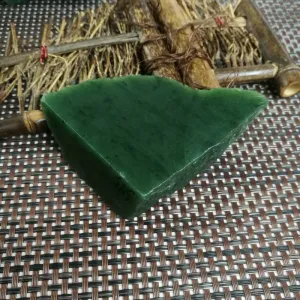 Natural Kunlun Jade Rough Nephrite Raw (176g,8X7X2cm)