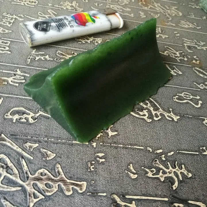 Natural Kunlun Jade Rough Nephrite Raw (191g, 8.9X5X3.5cm)