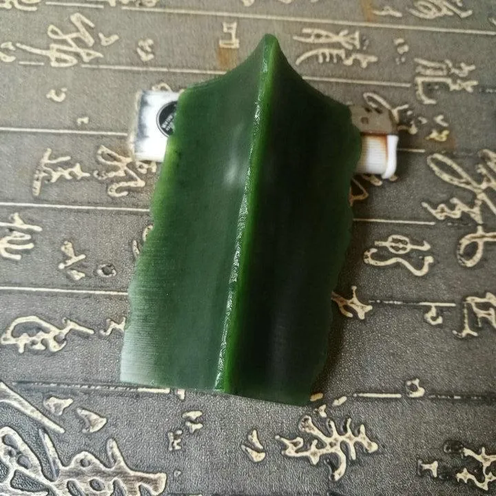 Natural Kunlun Jade Rough Nephrite Raw (191g, 8.9X5X3.5cm)