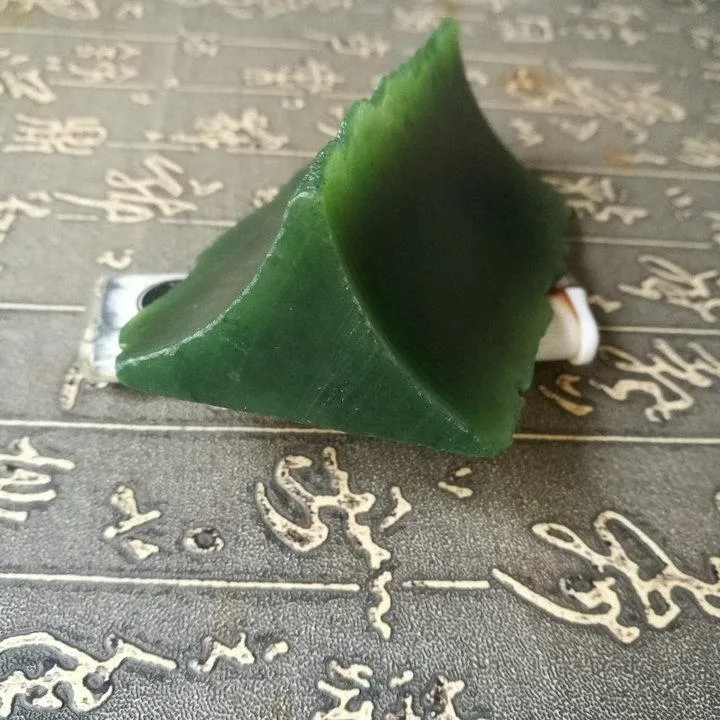 Natural Kunlun Jade Rough Nephrite Raw (191g, 8.9X5X3.5cm)