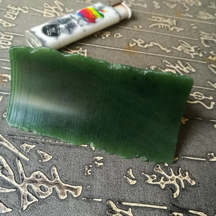 Natural Kunlun Jade Rough Nephrite Raw (191g, 8.9X5X3.5cm)
