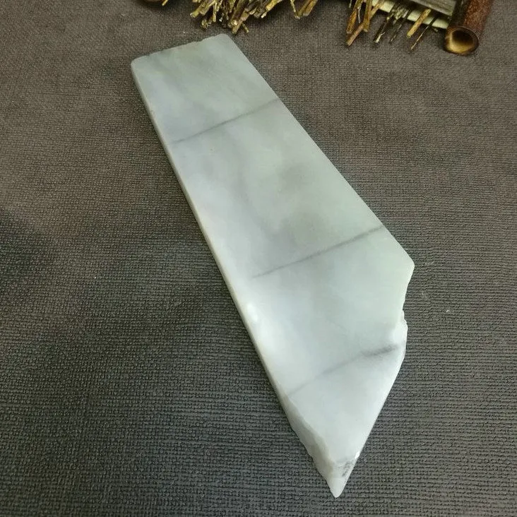 Natural Kunlun Jade Rough Nephrite Raw (208g,16.5X6.5X0.95cm)