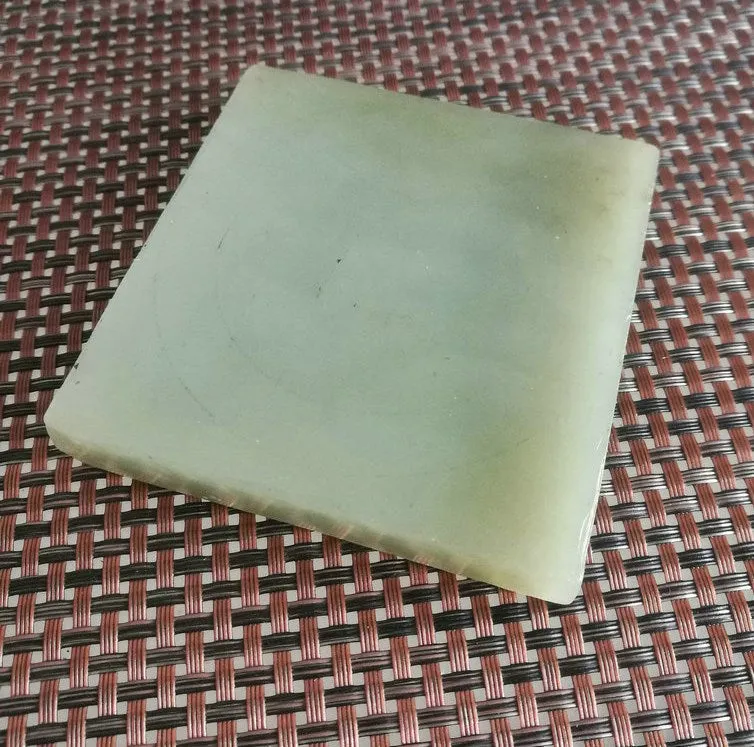 Natural Kunlun Jade Rough Nephrite Raw (208g,8.3X8X1.1cm)