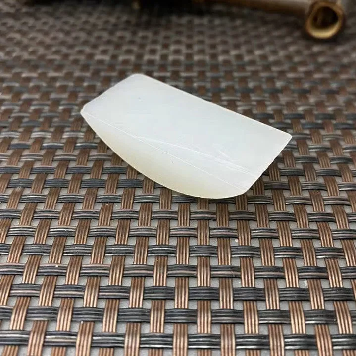 Natural Kunlun Jade Rough Nephrite Raw (20g,4.9X2.5X1.5cm)